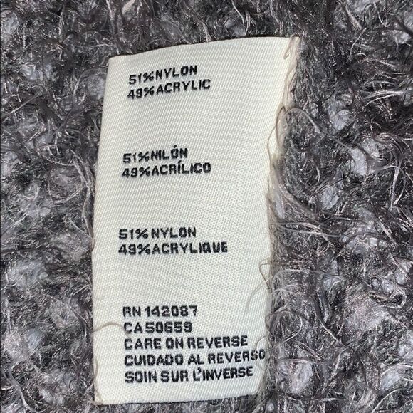 Soft lush fuzzy SIMPLY Noelle gray sweater. - Picture 8 of 8